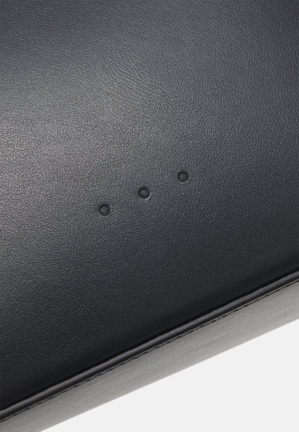 DEMI LUNE - Handbag3