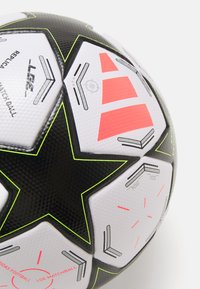 adidas Performance UCL LEAGUE UNISEX - Nogomet - white/black/platin met./team solar yellow