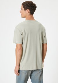 Koton - T-shirt basic