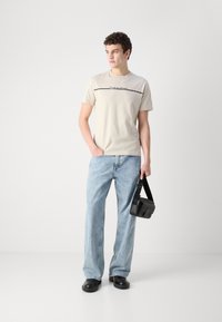 Thumbnail Image 6