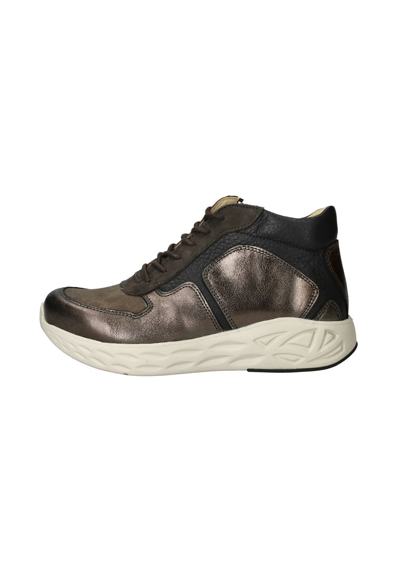 Mid-top sneakers van donkerbruin leer met metalen accenten, gekenmerkt door een textuur oppervlakte, vetersluiting en een witte platformzool.