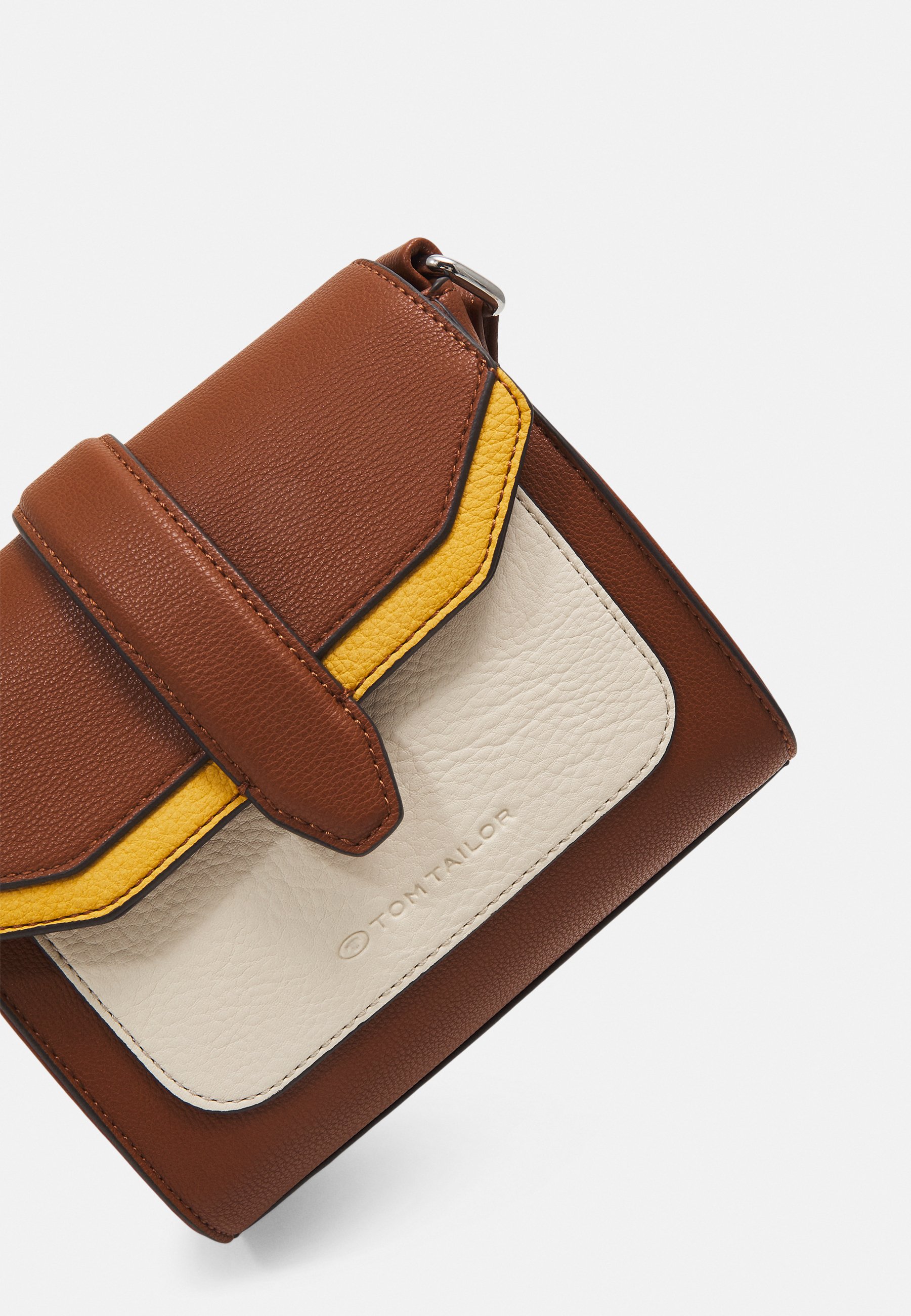Sac à Bandoulière TOM TAILOR Amely Flap Bag Noir - Taille S - Ajustable - Neuf Avec étiquettes