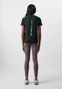 NNormal RACE - Sports T-shirt - schwarz