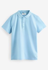 Camisa polo de manga corta en color azul claro, confeccionada en suave algodón. Presenta una tapeta de botones y un cuello de canalé. Diseño sencillo y clásico.