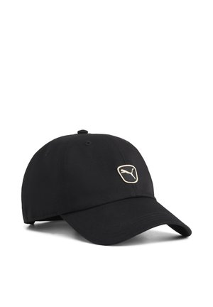 Schwarze Baseballkappe mit gebogenem Schirm und kleinem Puma-Logo vorne in der Mitte vor weißem Hintergrund.