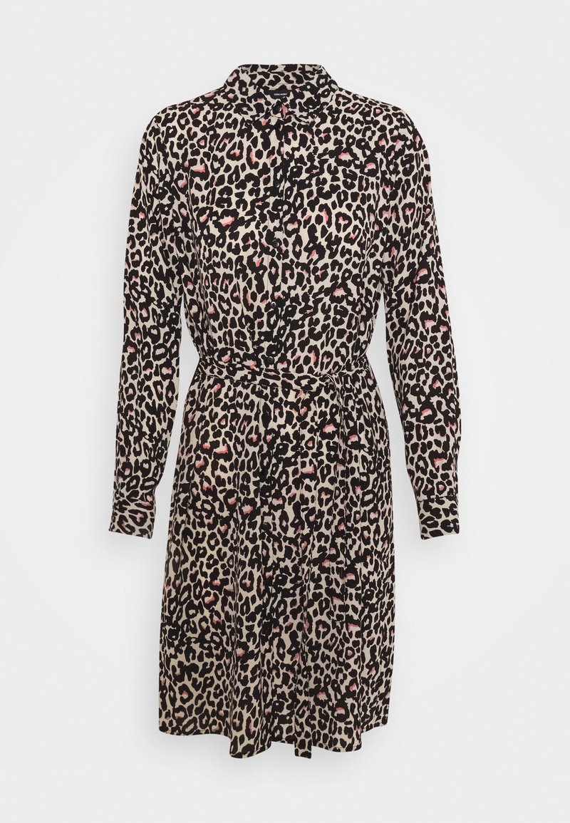 Robe imprimée léopard en beige avec des taches noires et roses. Dotée de manches longues, d'un col, d'une fermeture à boutons et d'une ceinture à nouer à la taille. Tissu doux, longueur genoux.