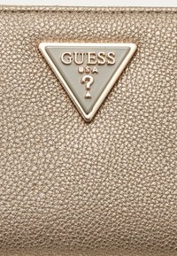 Guess MERIDIAN SMALL ZIP AROUND - Peňaženka - pewter