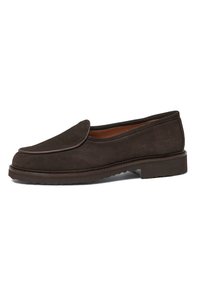 Unselected, testa brown suede