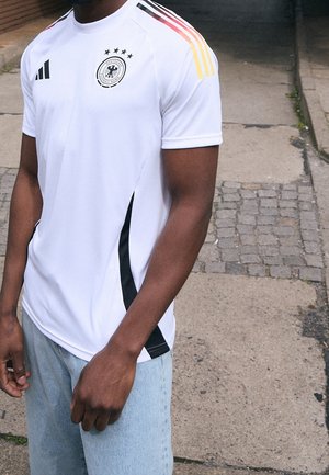 Nationalmannschaft - white