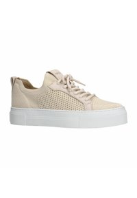 Beige veterschoenen met een geperforeerde gebreide bovenkant, zachte textuur en een witte chunky zool. Voorzien van een aantrekhaak aan de achterkant.