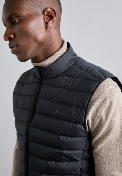 J.LINDEBERG MICK czarny