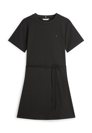 Sort kortærmet hverdagskjole med rund halsudskæring, lille logo på brystet og tynd snor som bælte i taljen.