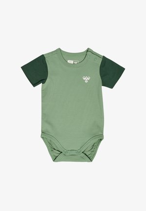 Kortærmet bodysuit i lys grøn og mørk grøn, med trykknaplukninger på skulderen og bunden samt et lille logo på forsiden.
