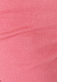 Non sélectionné, framboise foncé