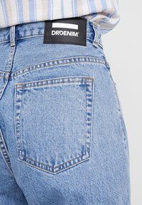 Dr.Denim Petite NORA  - Calças de ganga de corte relaxado - light retro