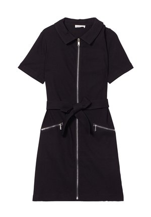 Robe noire à manches courtes avec fermeture éclair frontale, col et taille cintrée. Elle possède deux poches zippées et une ceinture en tissu.