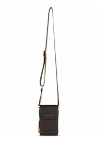Bolso cruzado de cuero marrón con correa ajustable, tapa superior, bolsillo frontal y logo dorado. Superficie texturizada con cierre de cremallera.