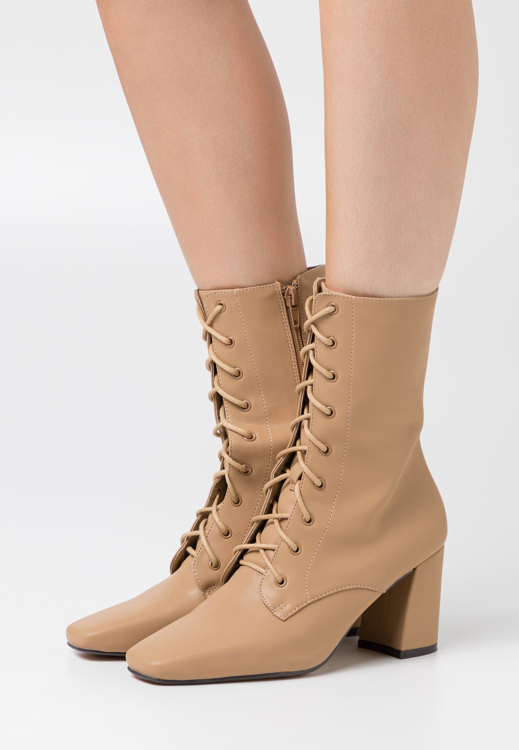 grub boots frostline