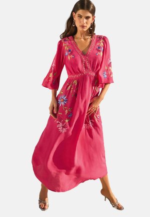 REGULAR FIT - EMBROIDERED V-NECK SLEEVE MIDI - Maxi-jurk - pink floral
