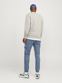 Jack & Jones JPSTPAUL FLAKE - Pantalones cargo - china blue