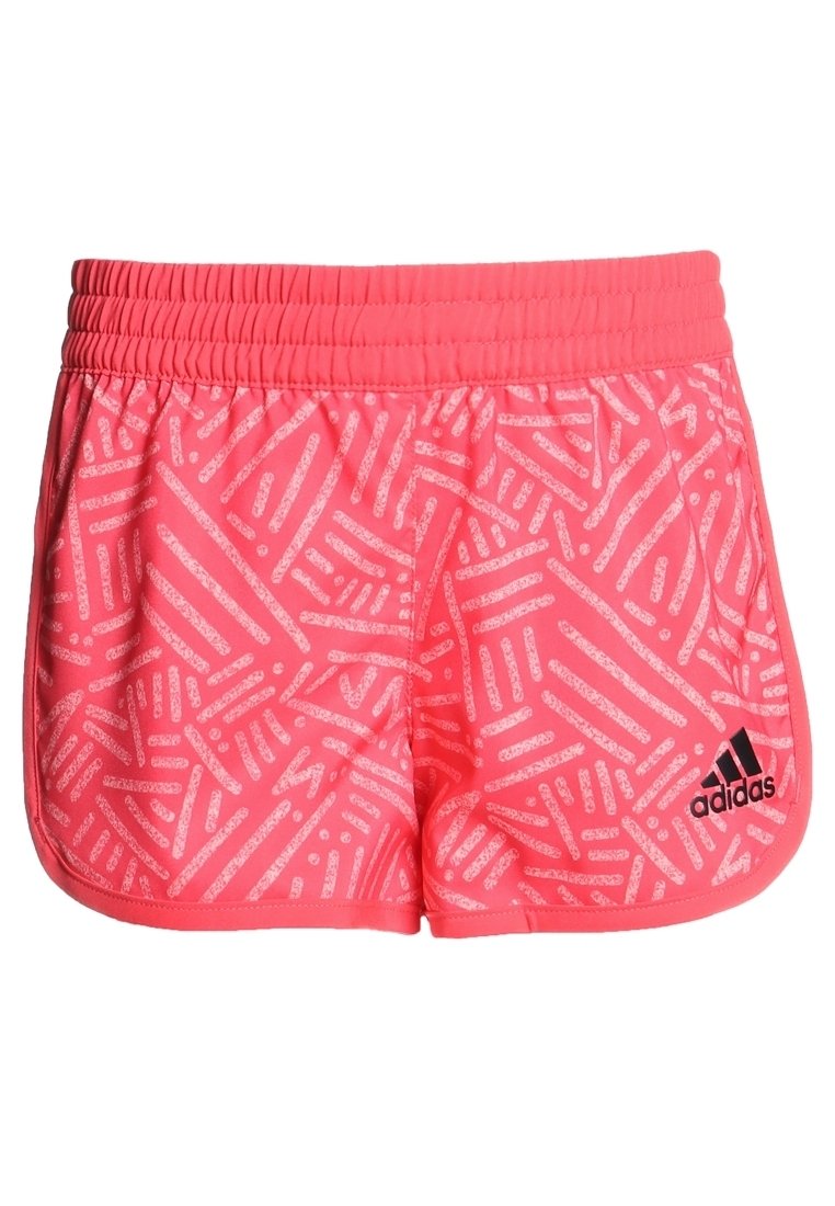 Pantalones cortos deportivos rosa con cintura elástica, con un patrón texturizado de líneas blancas. Logo negro de Adidas en la parte inferior derecha.