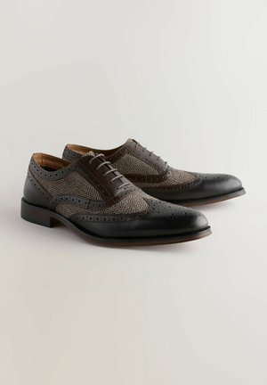 Next REGULAR FIT - HERITAGE BROGUE - Suvarstomi - brown