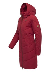 Rød puffjakke med hette, med glidelås foran, sidelommer og quiltet design. Gir varme med lange ermer og en skreddersydd silhuett.