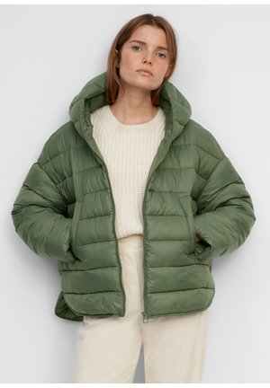 RECYCLED NO DOWN CAPE - Light jacket - fresh moss