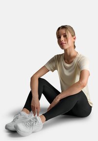 2XU Sports T-shirt - pixel lemon-white reflective