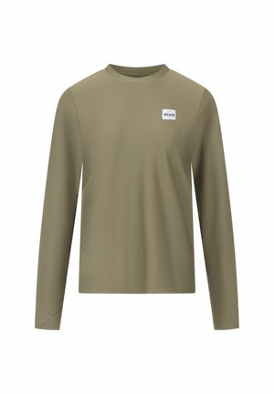 Olivengrünes Langarmshirt aus geripptem Stoff, mit Rundhalsausschnitt und einem kleinen weißen Markenetikett auf der linken Brust.