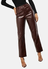 REGULAR FIT - STRAIGHT - Nadrágok - cherry red faux leather
