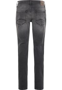 Šedé džíny se slim střihem, s dvěma zadními kapsami se prošitým vzorem a hnědou koženou nášivkou na pásku.