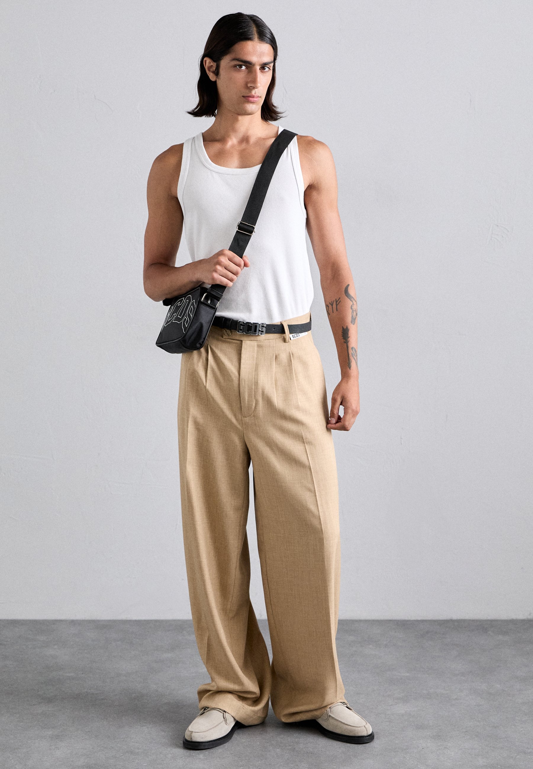 GCDS LOGO BELT BAG UNISEX - Borsa a tracolla - bright white