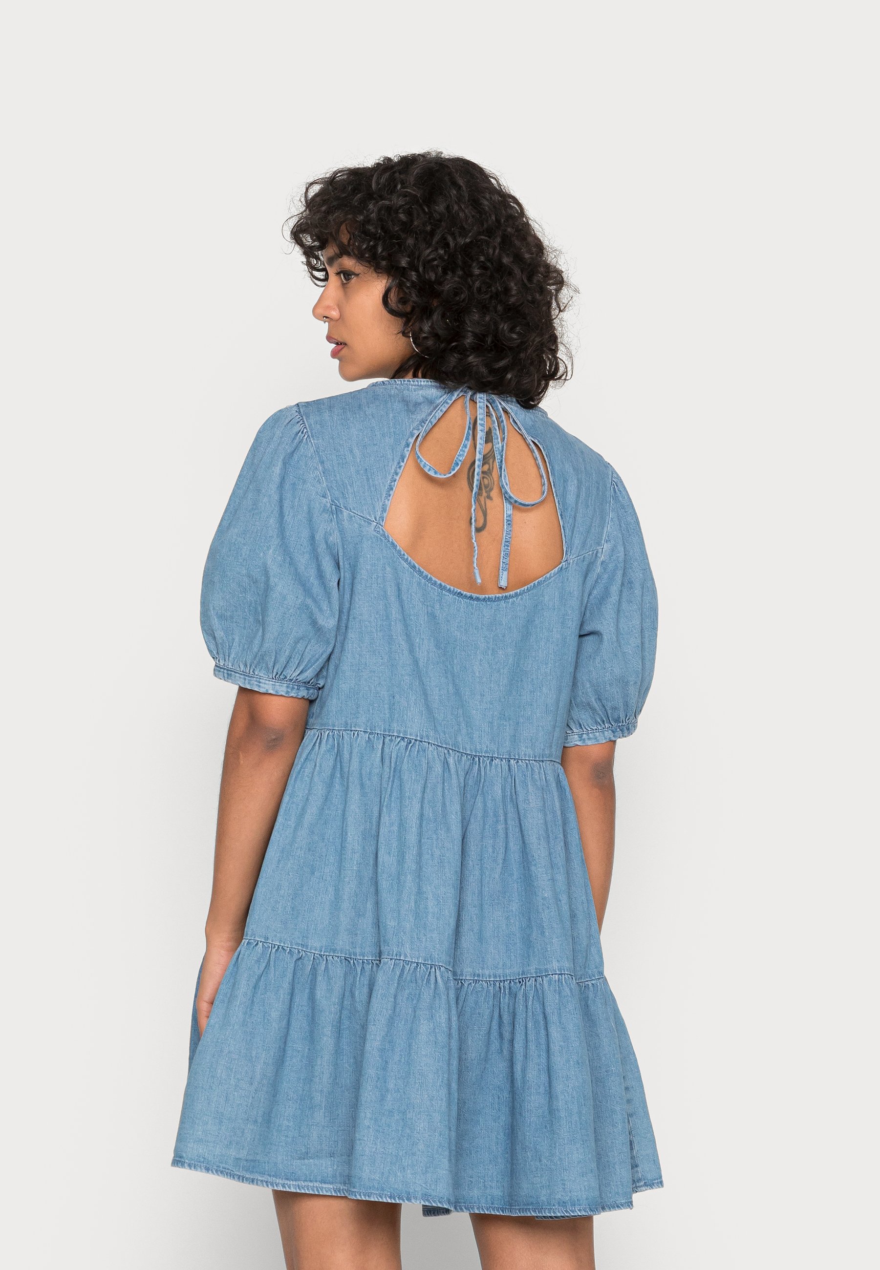 Tommy Jeans TIERED CHAMBRAY DRESS 
