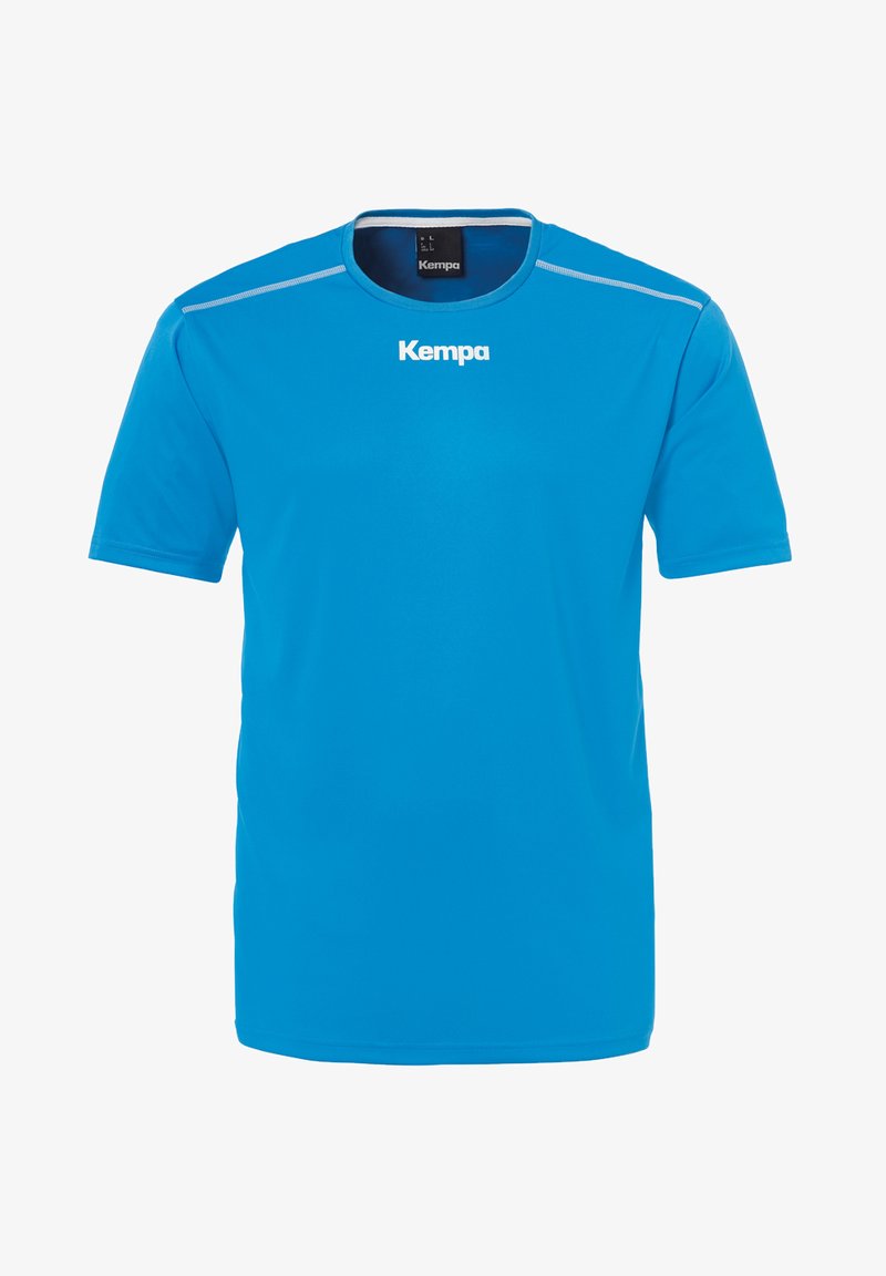 Blauwe T-shirt met korte mouwen, gemaakt van glad, vochtregulerend materiaal. Voorzien van een ronde hals, een wit logo op de voorkant en contrasterende schouderaccenten.