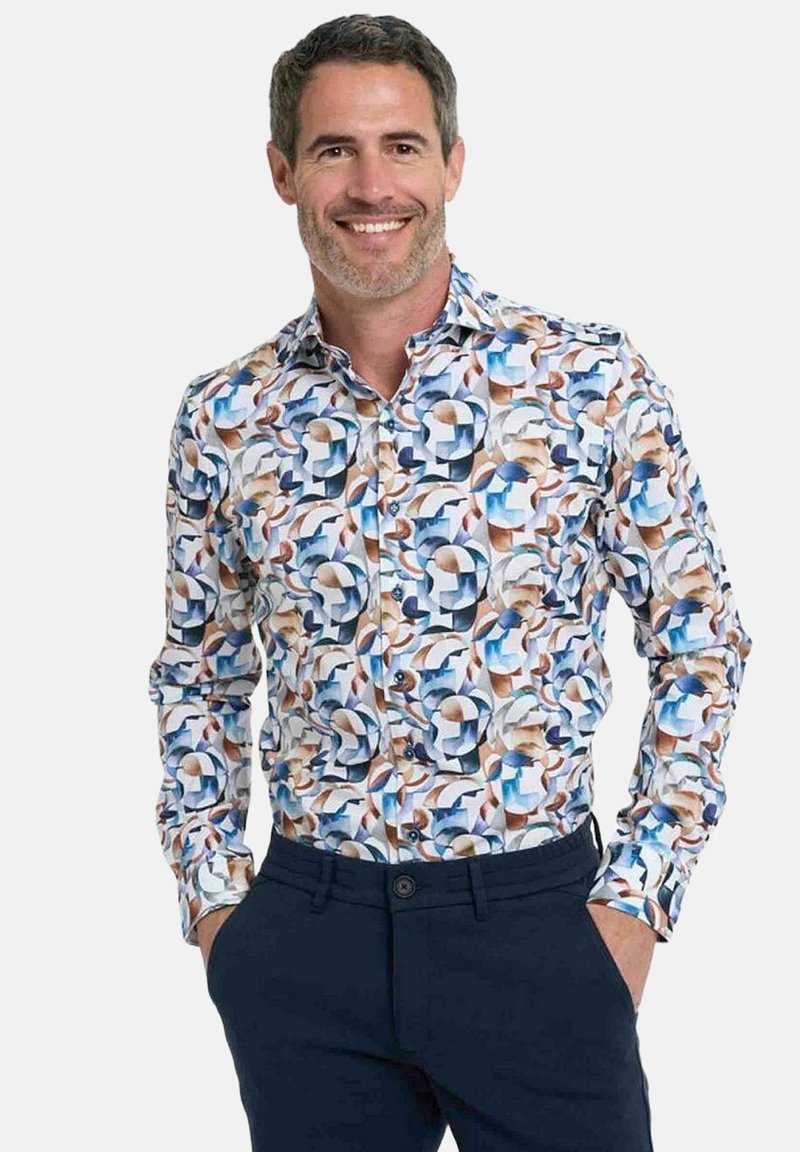 Gedrucktes Hemd zum Knöpfen mit einer Mischung aus blauen, braunen und weißen geometrischen Mustern; langärmlig und mit Standardkragen; Baumwollmischgewebe.