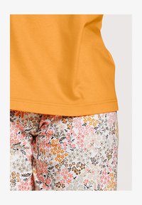 Niet geselecteerd, honeycomb yellow