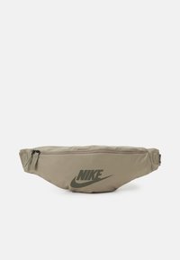 Não selecionado, matte olive