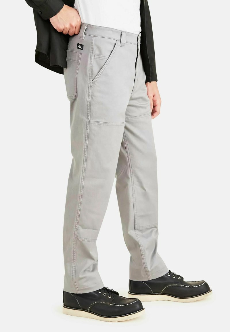Dockers - Pantalons Femme / Vêtements Femme