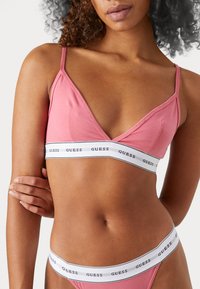 Guess CARRIE - Triangle bra - rosa