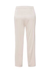 Lichtbeige broek met een getailleerd ontwerp, een gladde textuur, een middelhoge taille en twee achterzakken. De zoom eindigt op de enkel.
