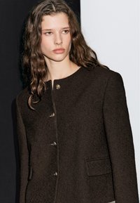 Massimo Dutti ELEGANT CROPPED WITH FLAP POCKETS - Jas - mottled dark brown