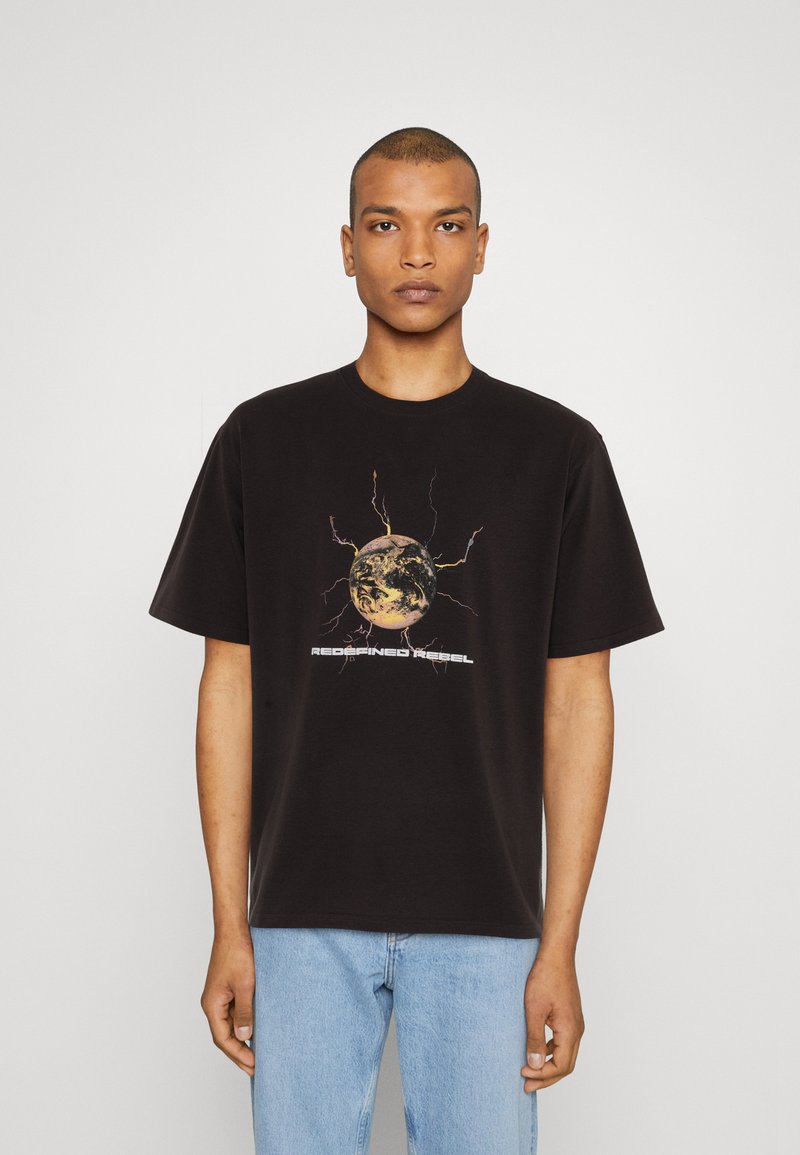 Redefined Rebel RRHARLAN TEE Tshirt print bristol black/zwart