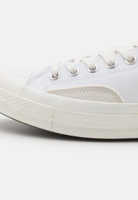 Converse CHUCK 70 UNISEX - Tenisky - white/vintage white/black