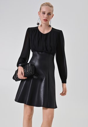 Freizeitkleid - black