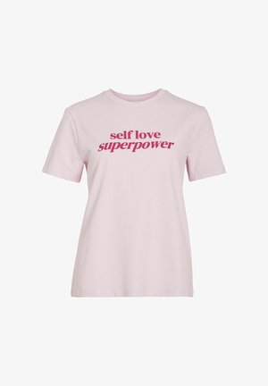 Roze katoenen T-shirt met korte mouwen, met grote tekst "self love superpower" in donkerroze. Ronde hals.