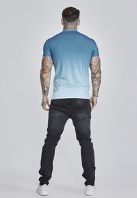 Thumbnail Image 3