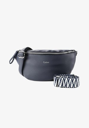 Marineblå tekstureret læder bumbag med sølv lynlås og mærkelogo, ledsaget af en aftagelig sort og hvidt mønstret strop.