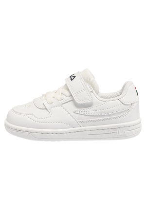 Hvide FILA sneakers i lav model med velcro-strop, snørebånd, polstret krave og mesh-tunge, designet til børn.