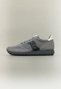Избран, cinder/black